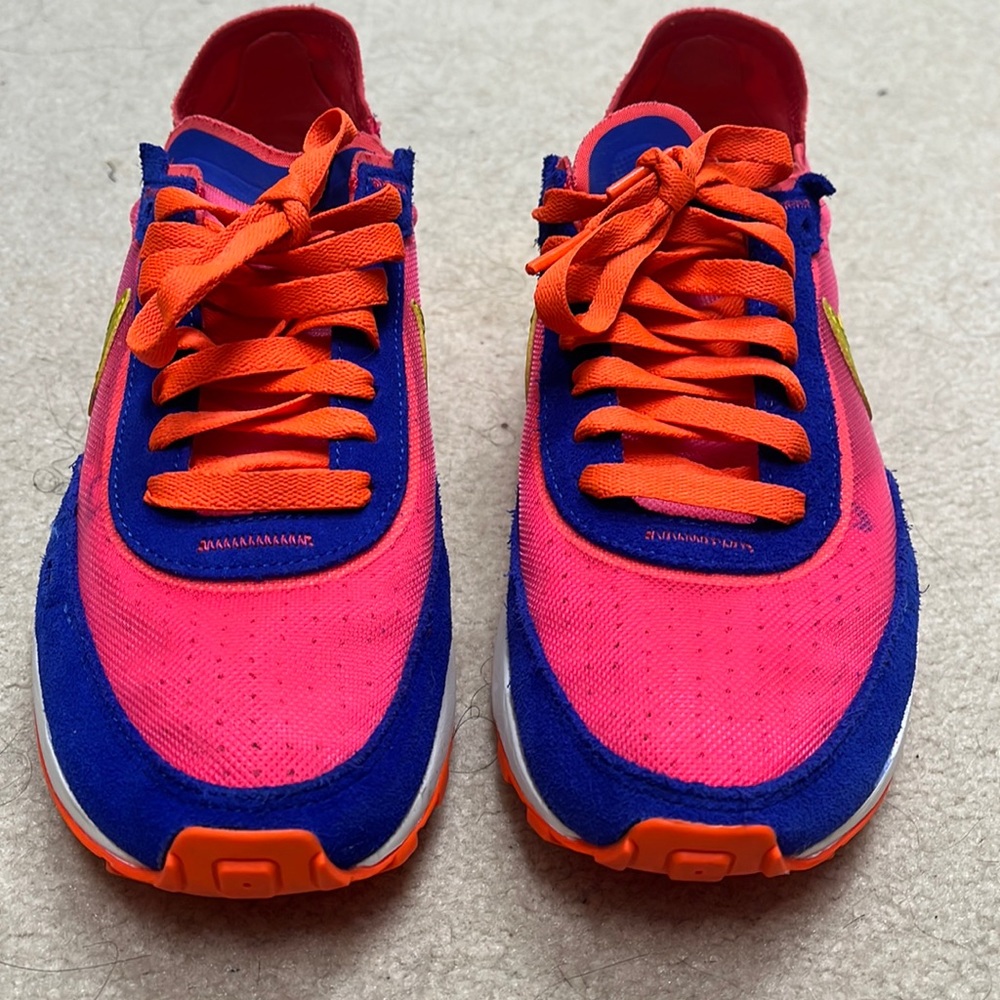 NSW Nike shoes size 7 worn once